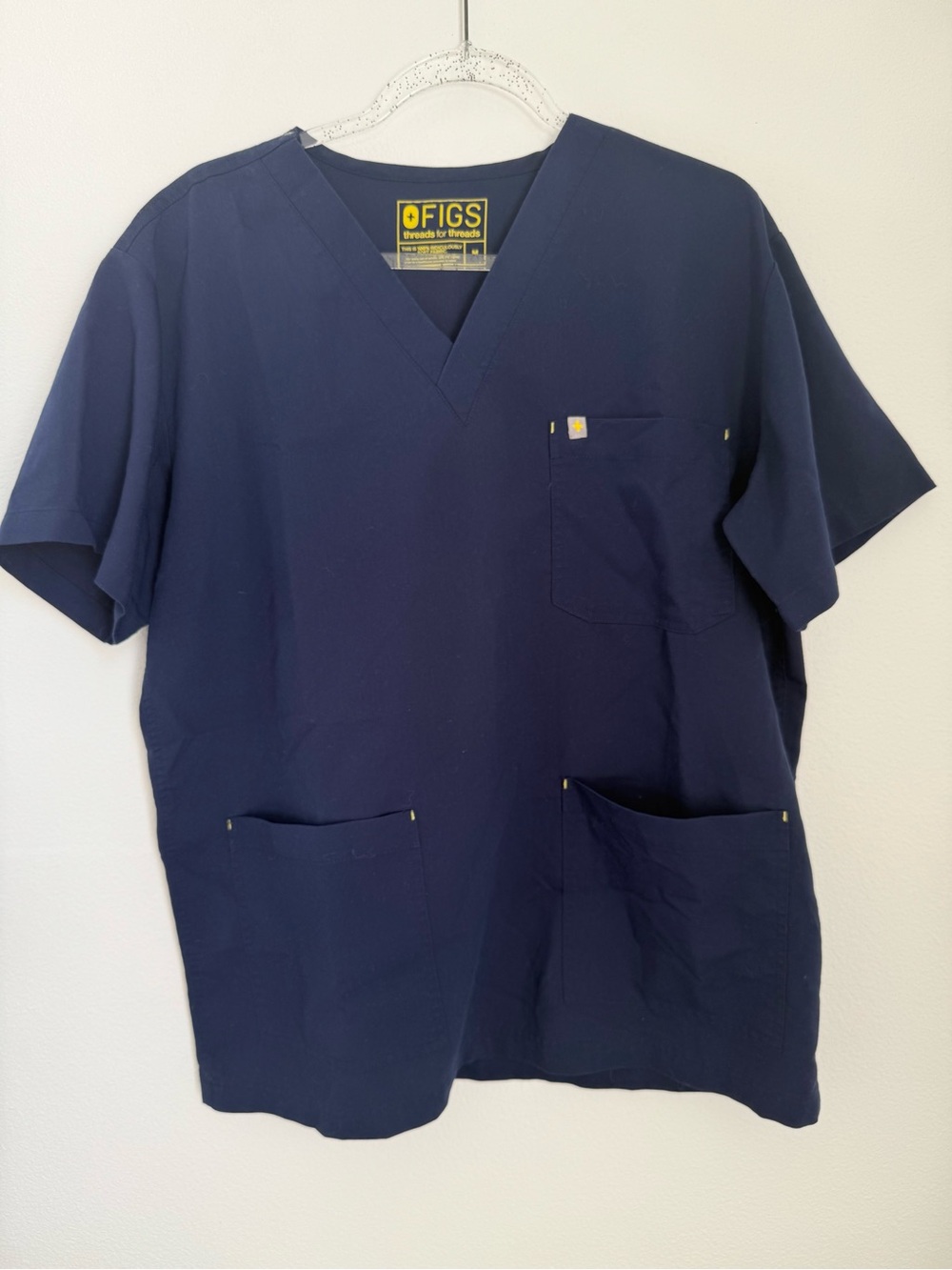 FIGS Navy Blue V-neck scrub top 3 Pockets Relaxed Fit Size M